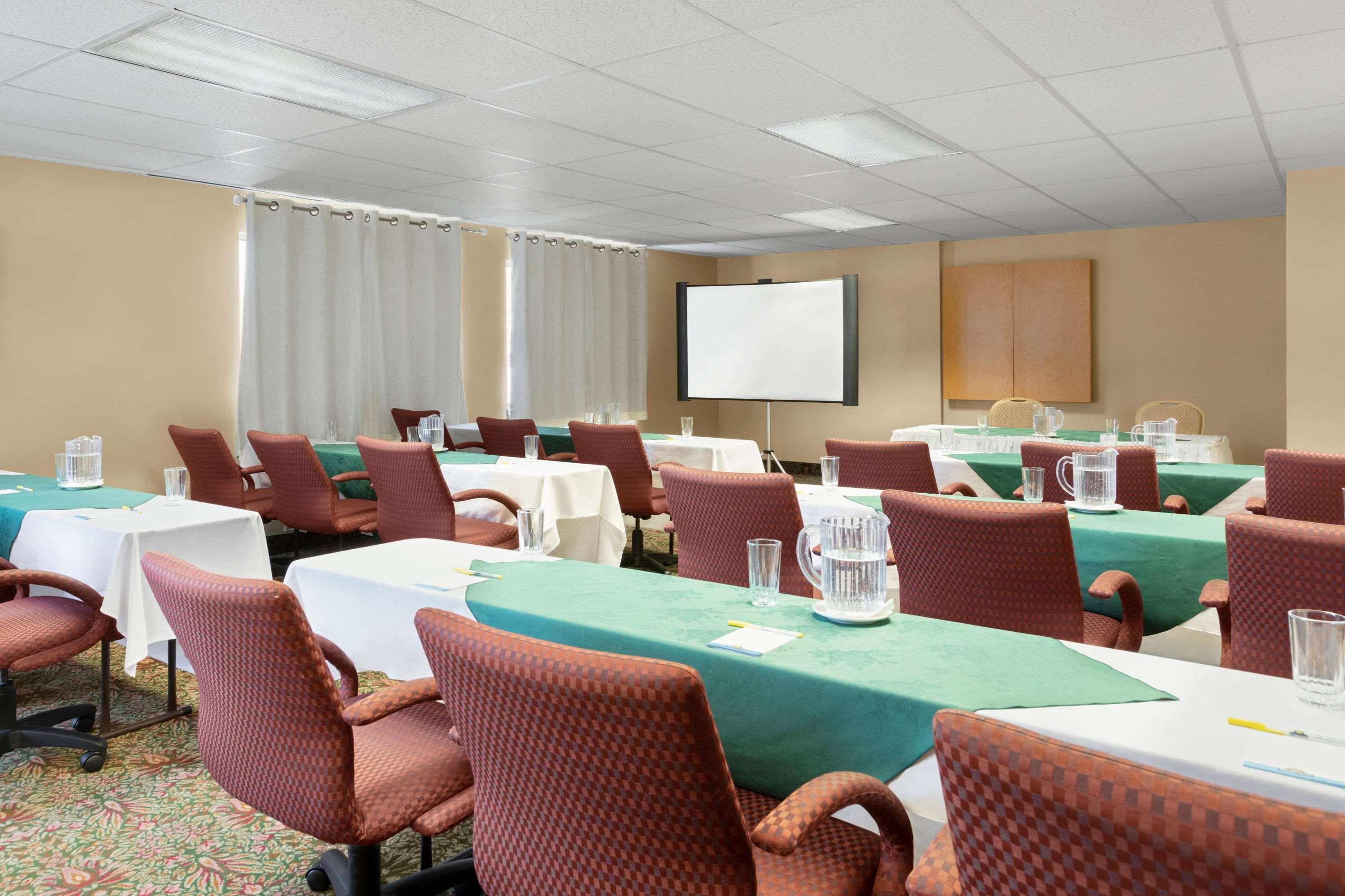 Hotel Days Inn Blainville & Centre De Conference מראה חיצוני תמונה